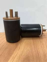 4 pin резонатор черн.